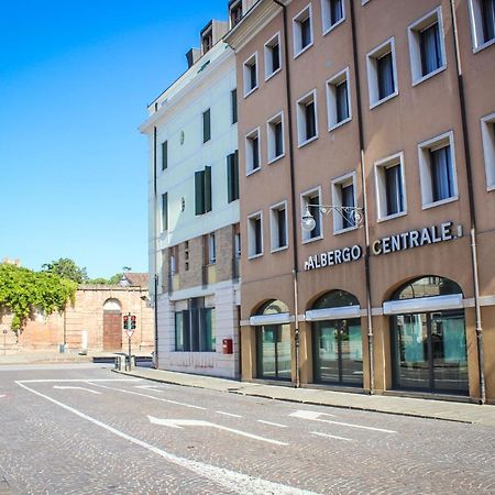 Hotel Centrale Este Ngoại thất bức ảnh