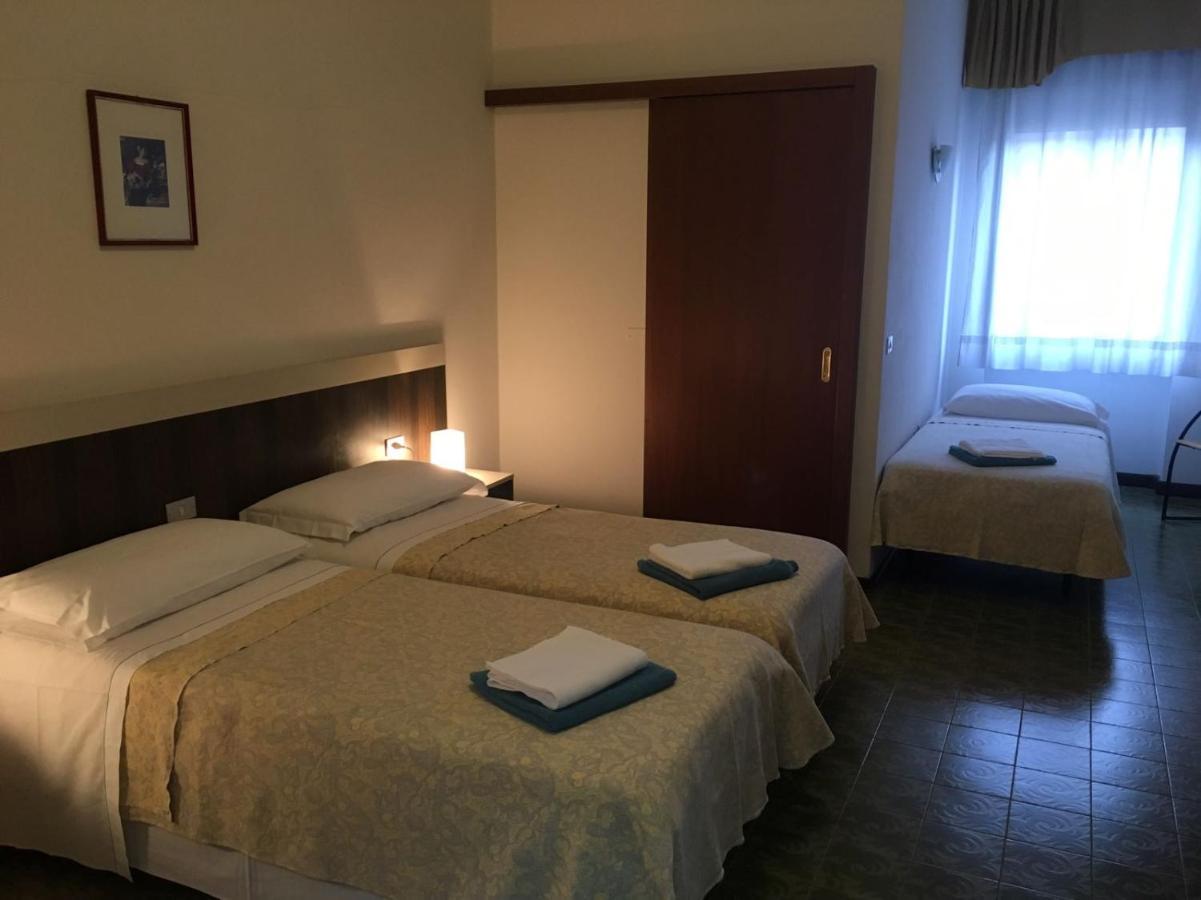 Hotel Centrale Este Ngoại thất bức ảnh