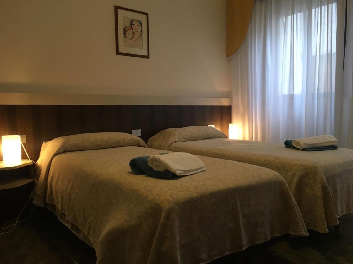 Hotel Centrale Este Ngoại thất bức ảnh
