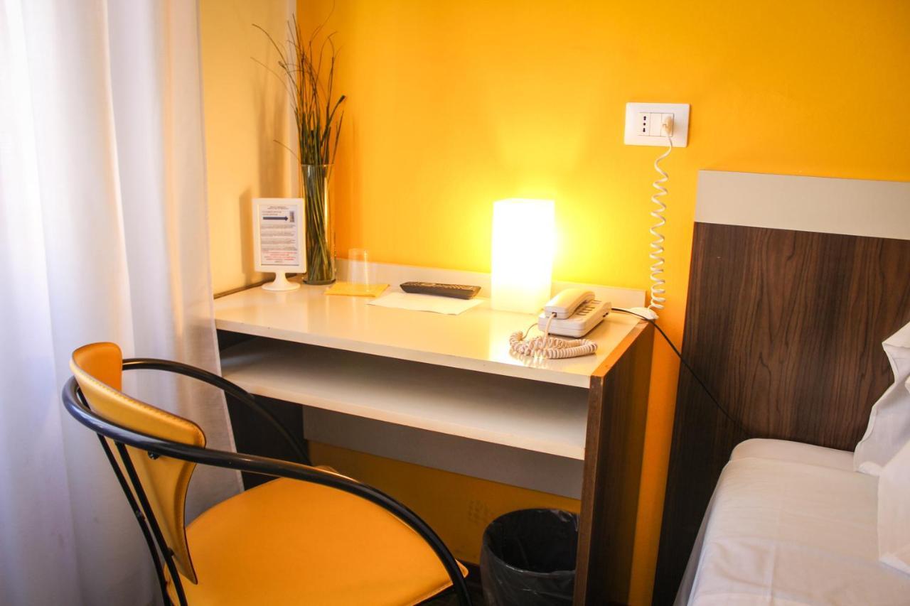 Hotel Centrale Este Ngoại thất bức ảnh