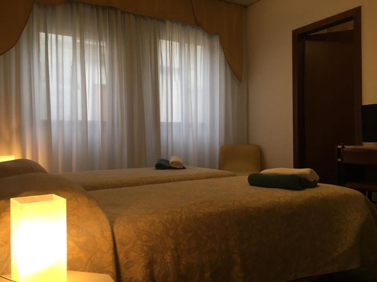 Hotel Centrale Este Ngoại thất bức ảnh