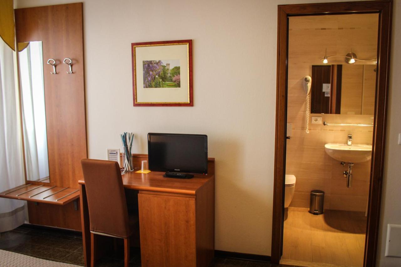 Hotel Centrale Este Ngoại thất bức ảnh