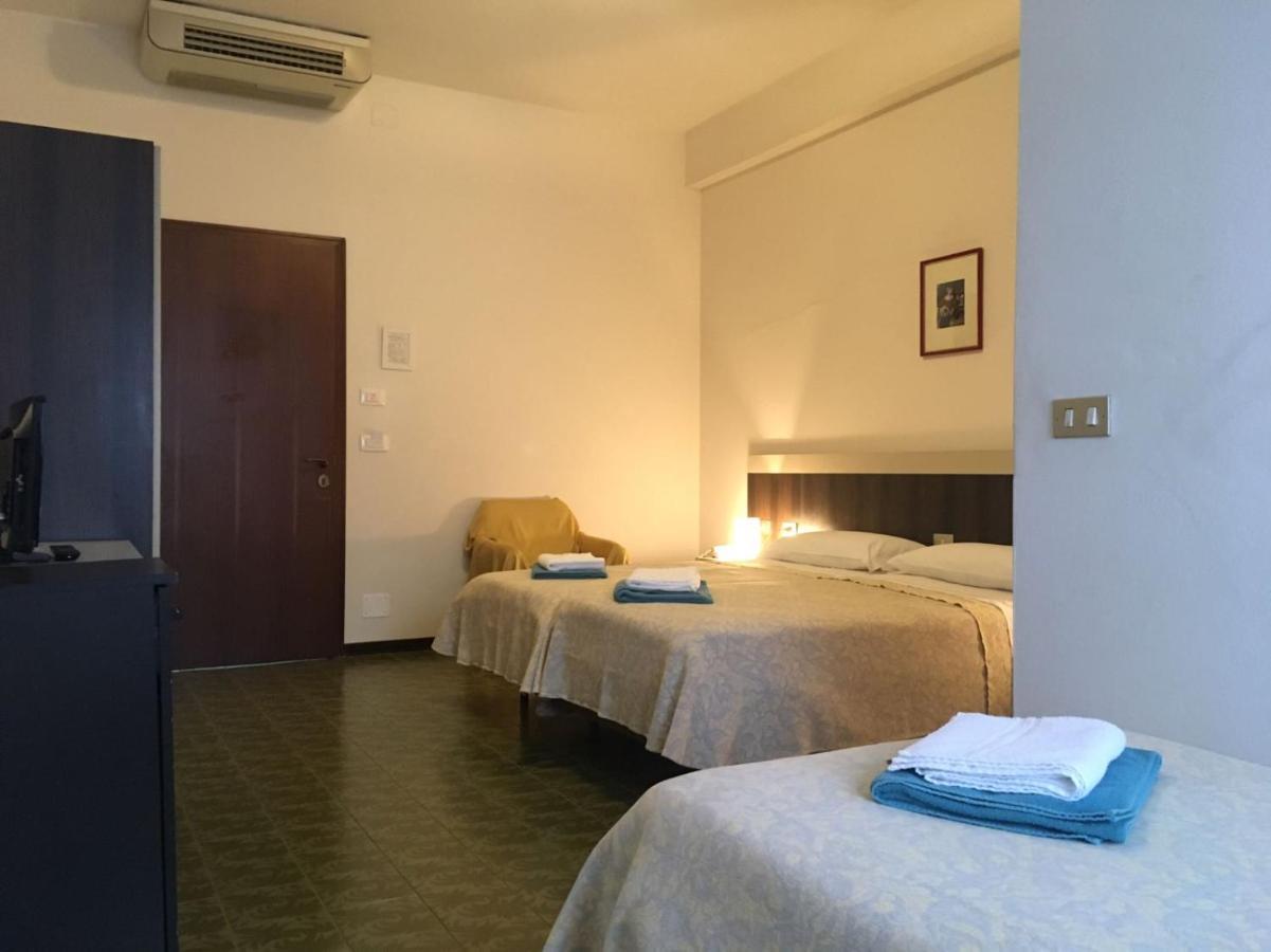 Hotel Centrale Este Ngoại thất bức ảnh