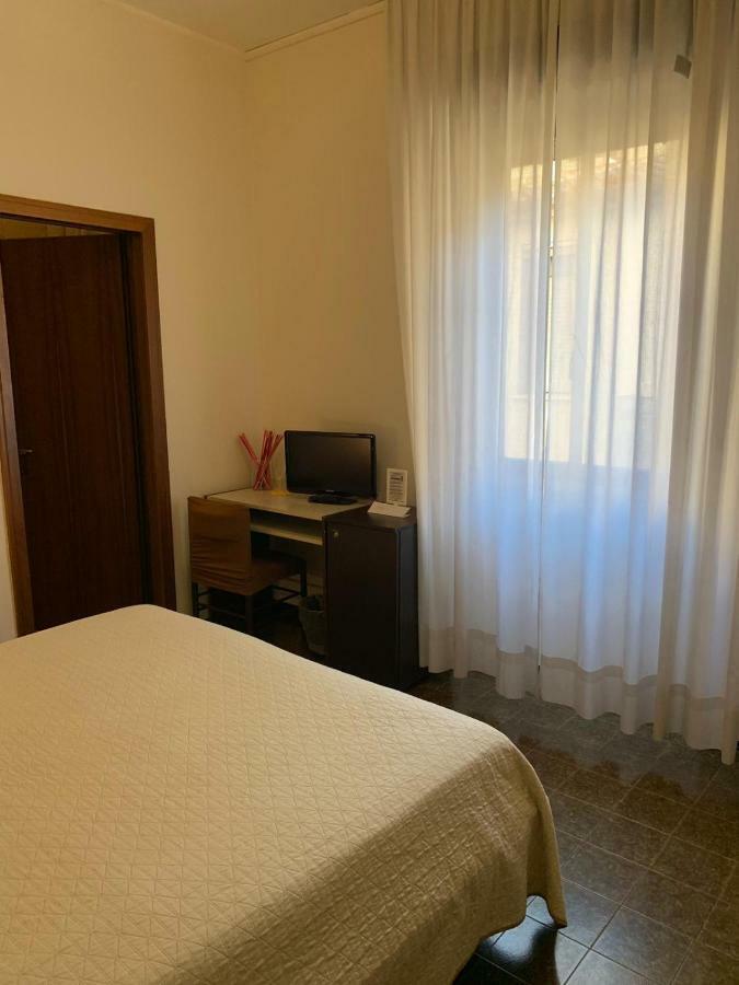 Hotel Centrale Este Ngoại thất bức ảnh