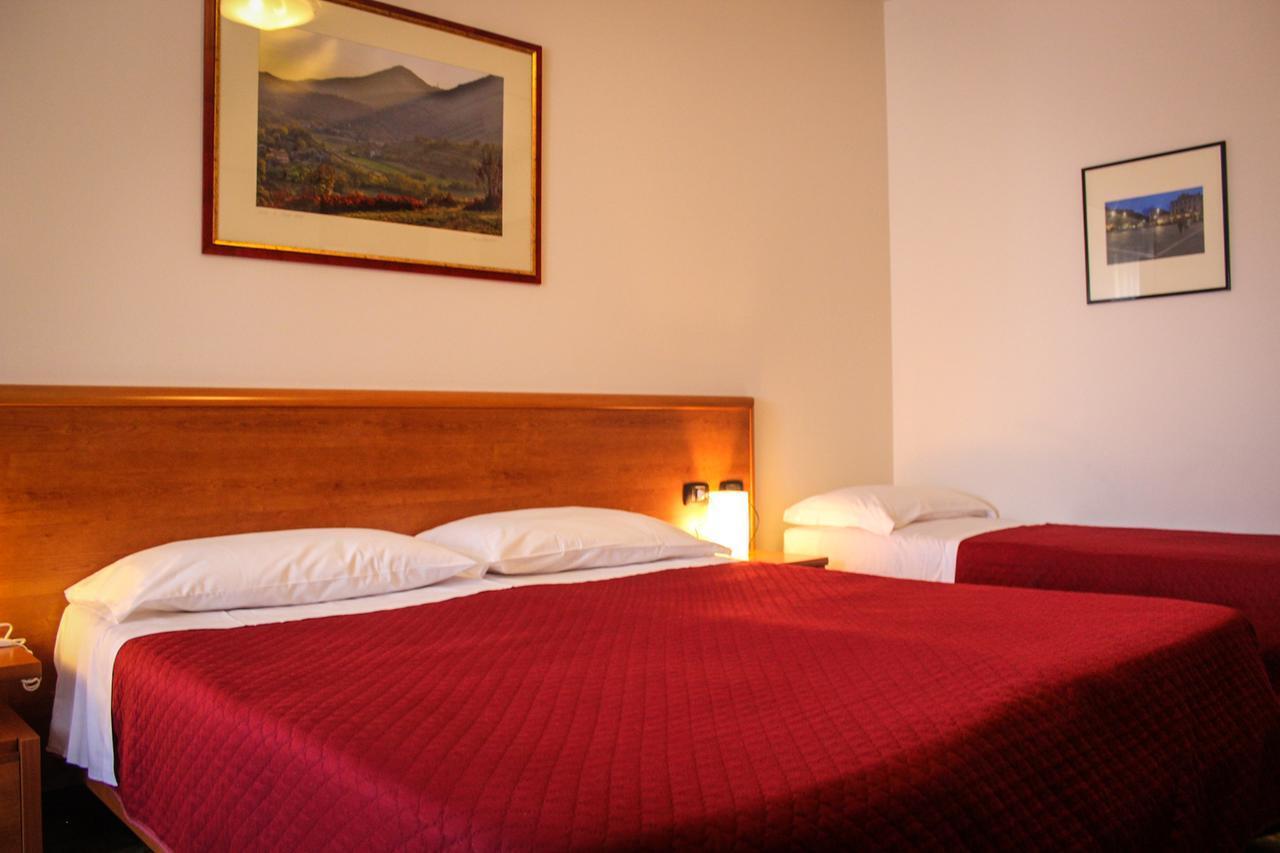 Hotel Centrale Este Ngoại thất bức ảnh