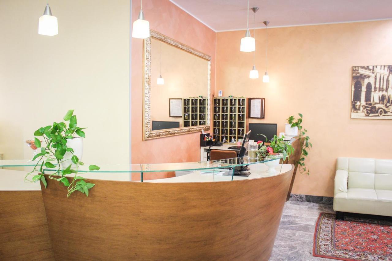 Hotel Centrale Este Ngoại thất bức ảnh