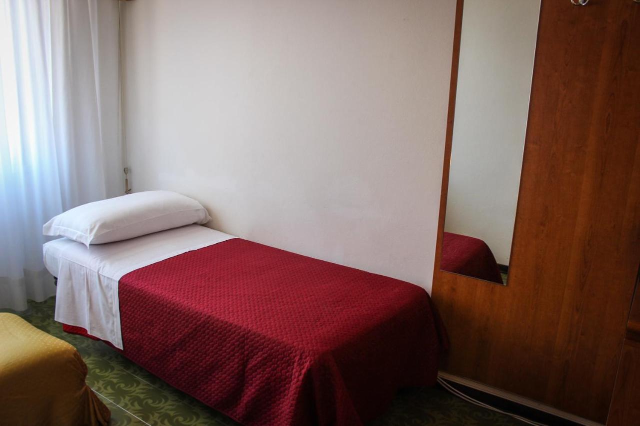 Hotel Centrale Este Ngoại thất bức ảnh