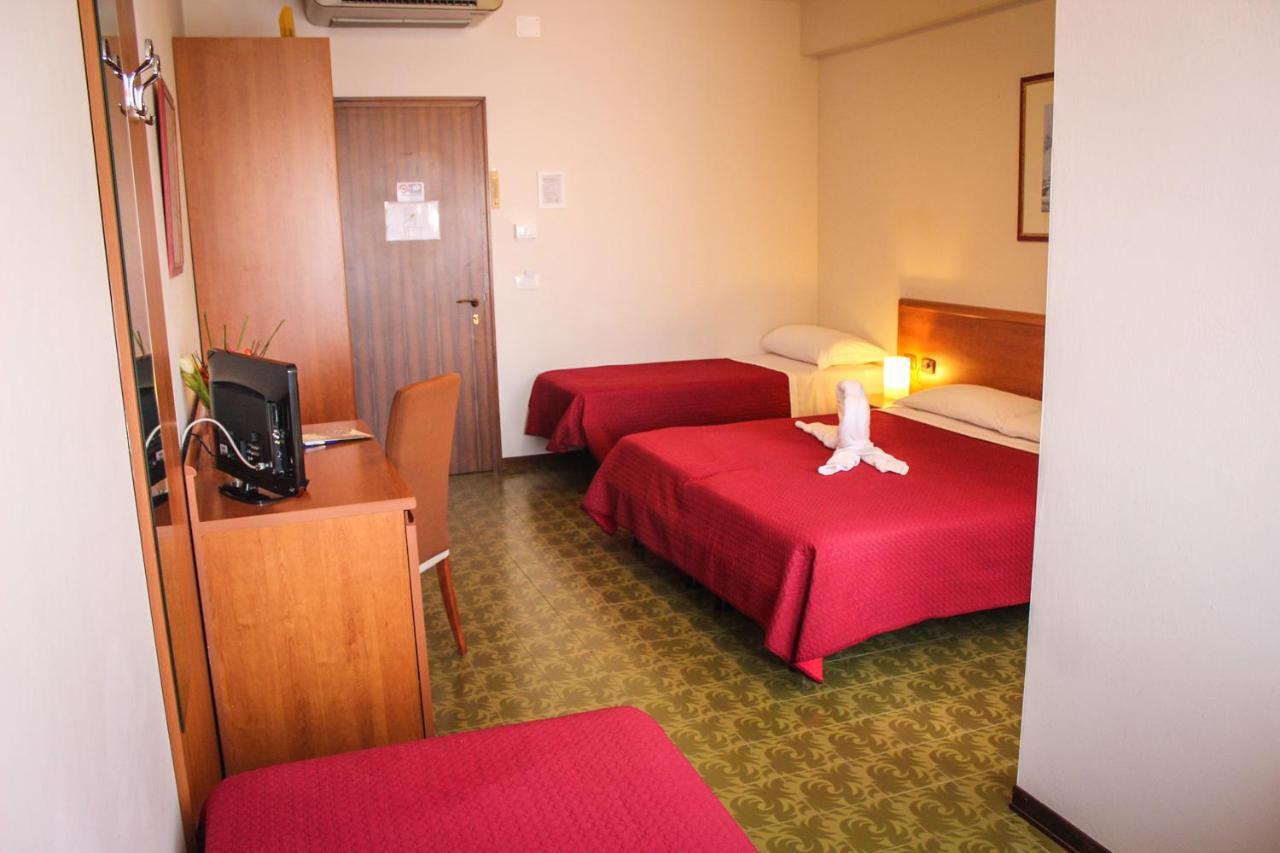 Hotel Centrale Este Ngoại thất bức ảnh