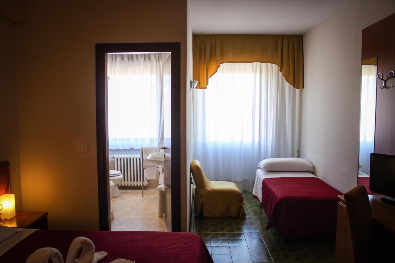 Hotel Centrale Este Ngoại thất bức ảnh
