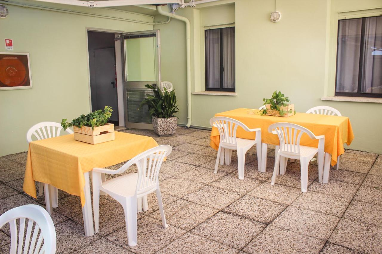 Hotel Centrale Este Ngoại thất bức ảnh