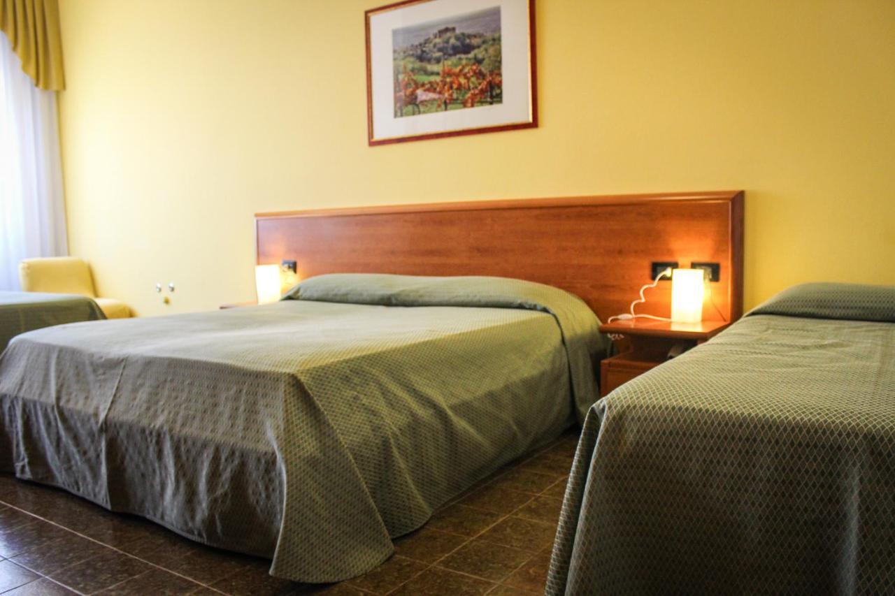 Hotel Centrale Este Ngoại thất bức ảnh